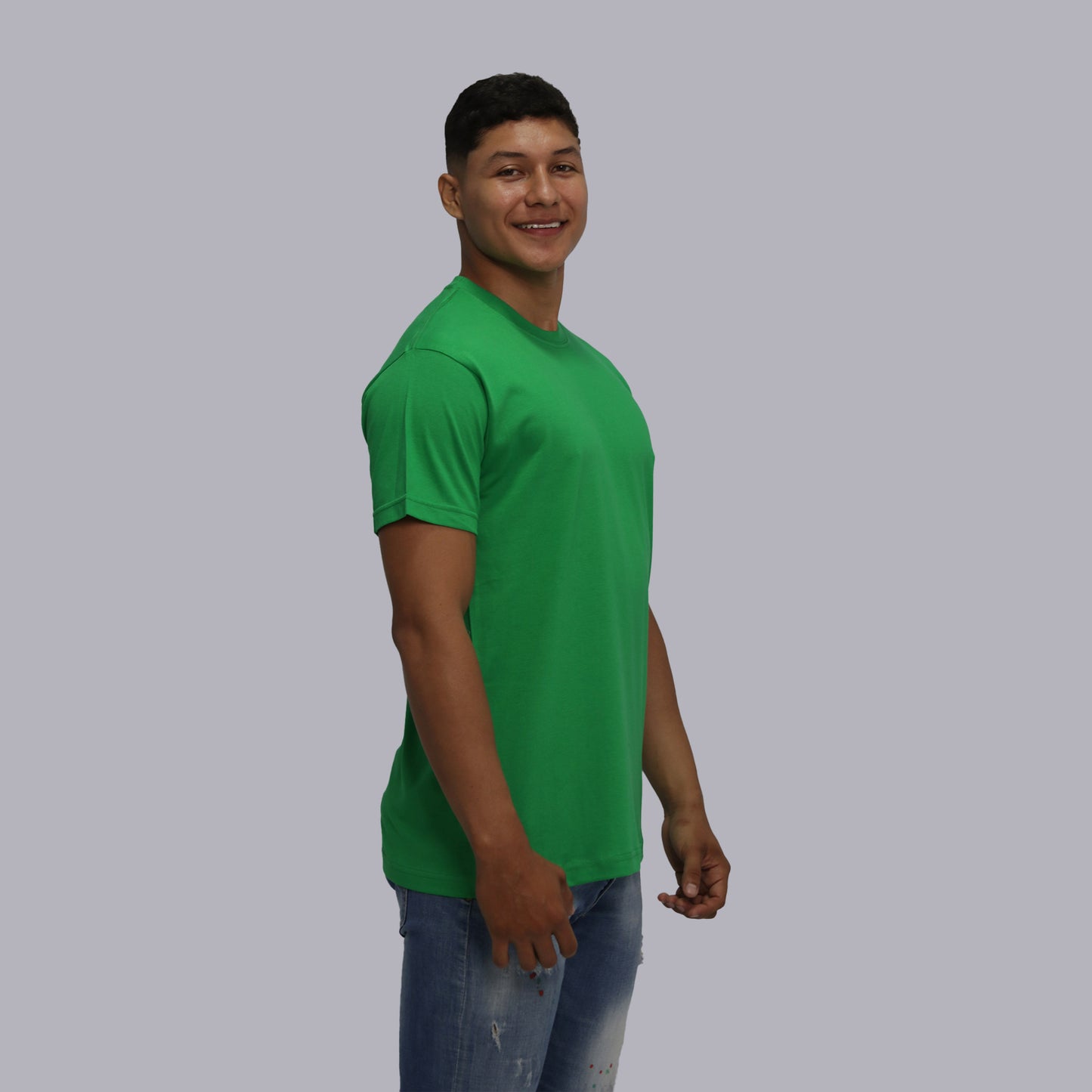 CAMISETA BASICA PREMIUM / VERDE CALI