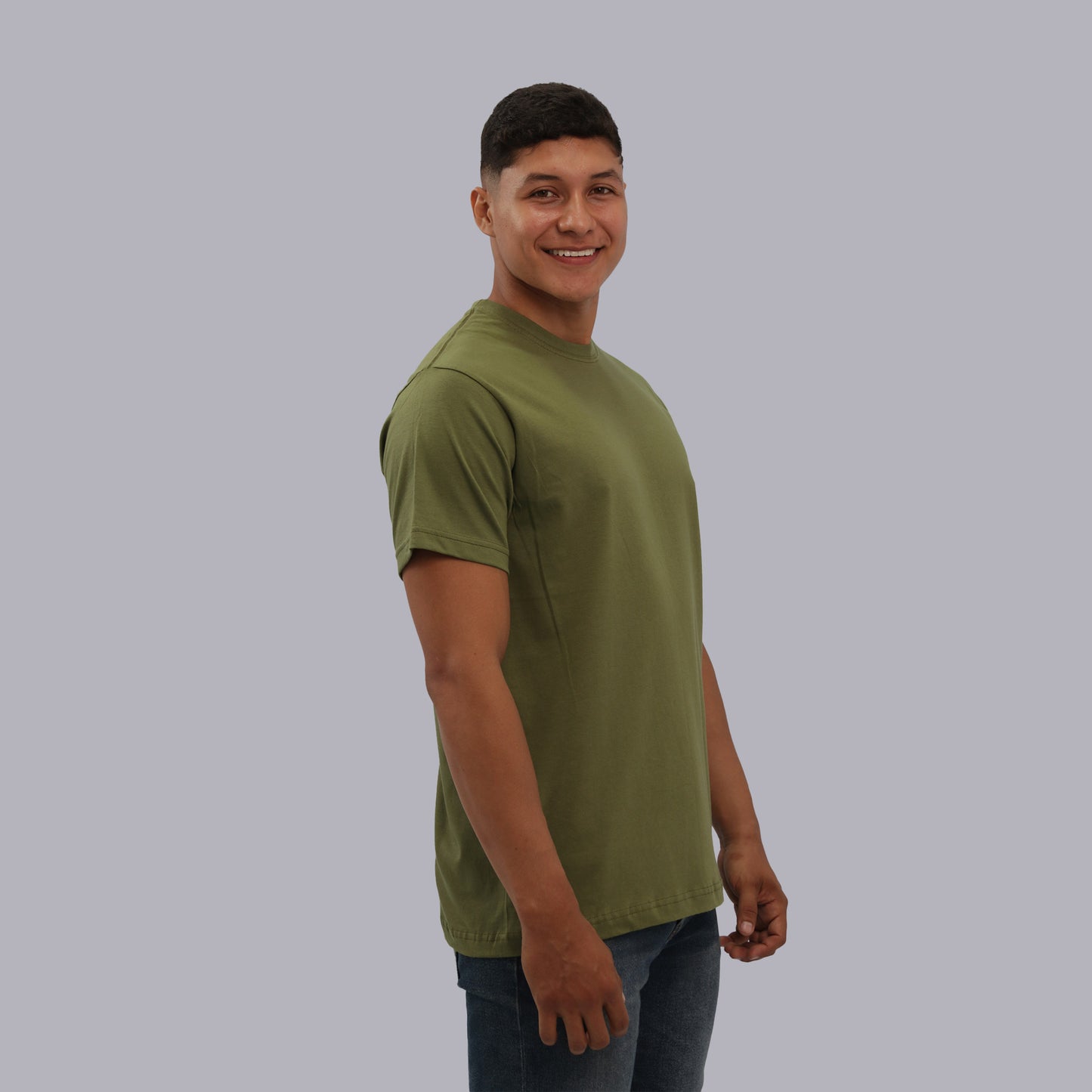CAMISETA BASICA PREMIUM / OLIVO