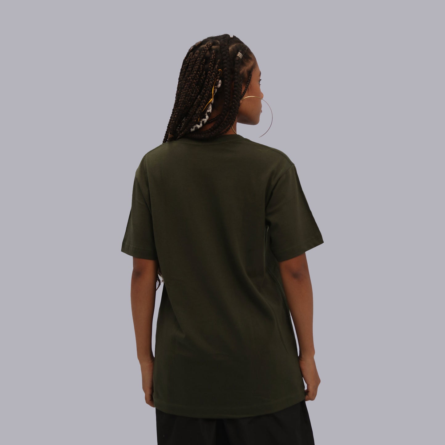 CAMISETA BASICA PREMIUM / VERDE MILITAR