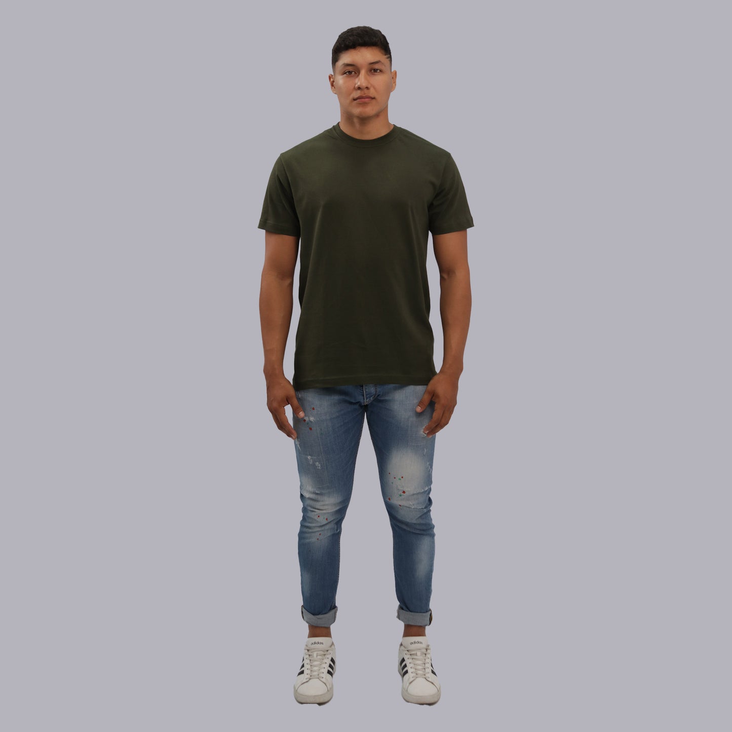 CAMISETA BASICA PREMIUM / VERDE MILITAR