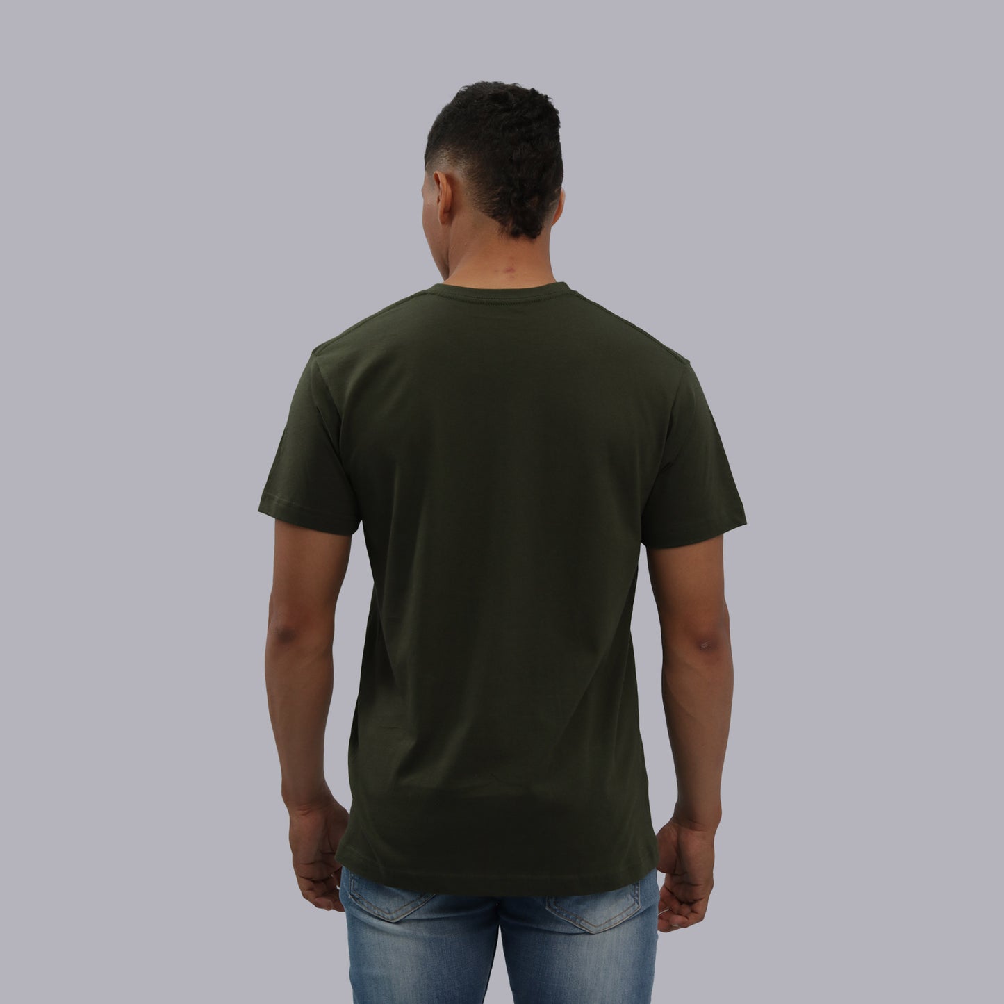 CAMISETA BASICA PREMIUM / VERDE MILITAR