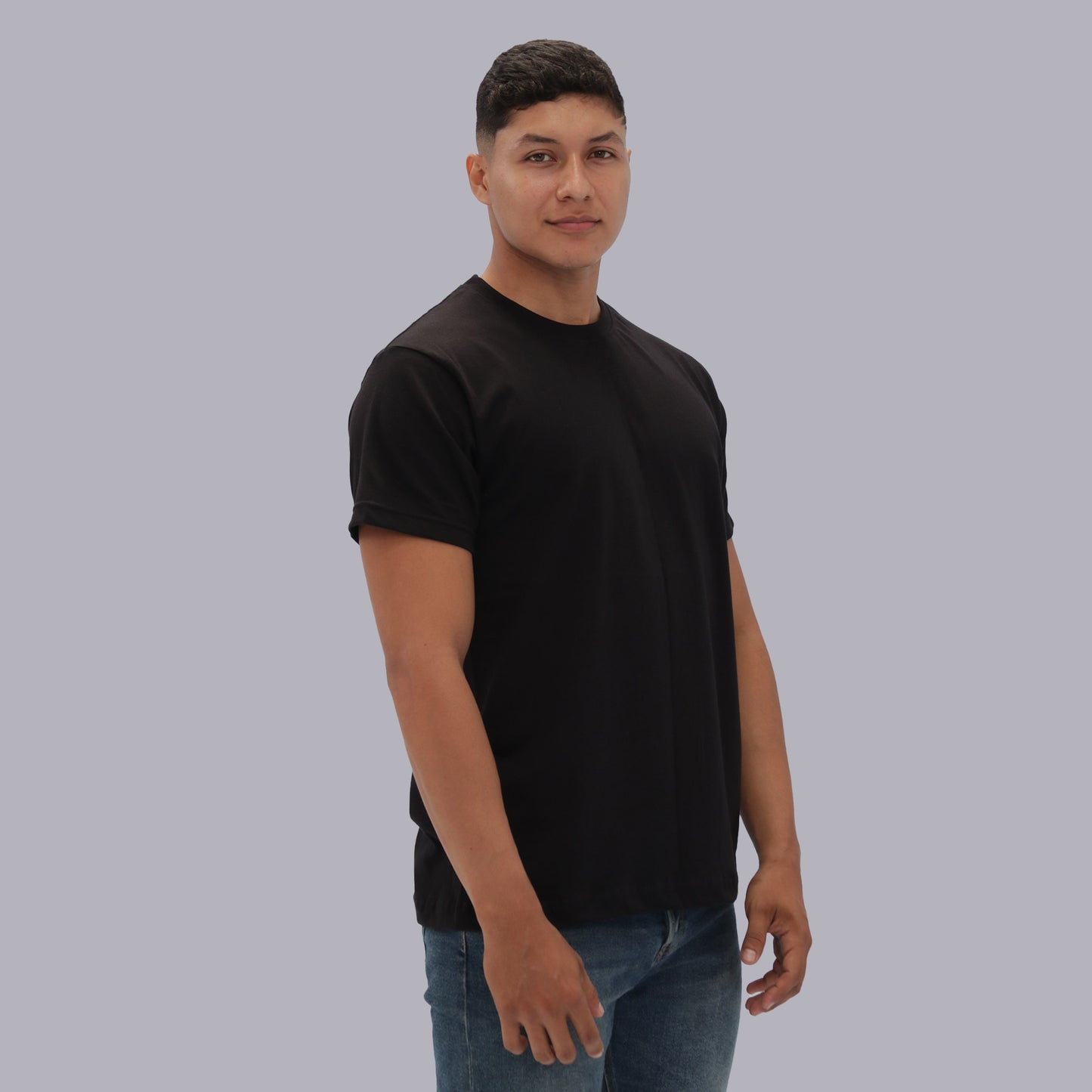 CAMISETA BASICA PREMIUM / NEGRO