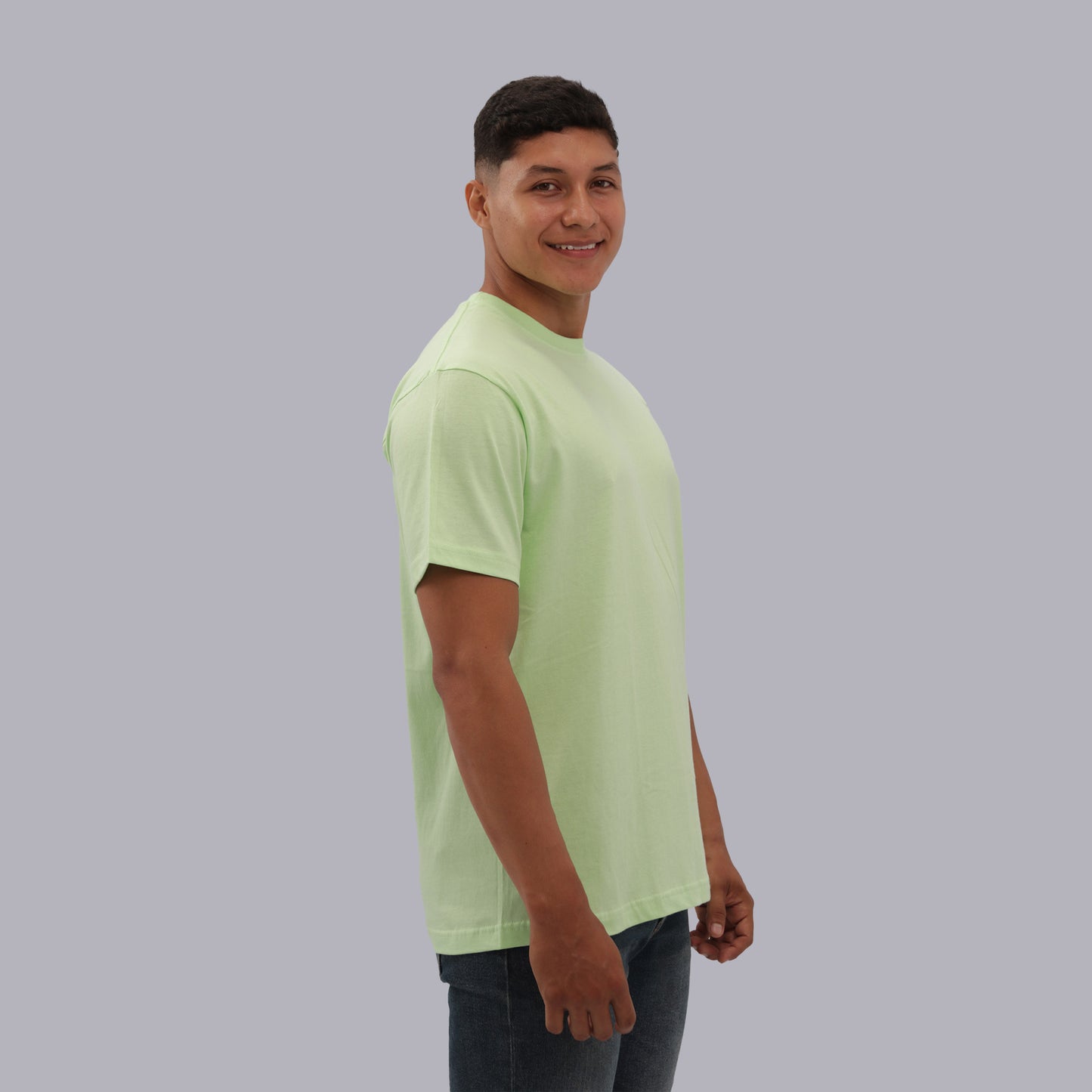 CAMISETA BASICA PREMIUM / VERDE PISTACHO
